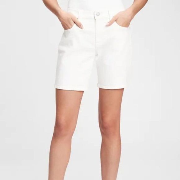 Gap Women's 5'' Mid Rise Denim Shorts With Washwell White - Picture 2 of 8